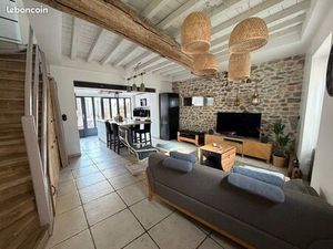 Maison de ville rénovée et meublée de 83 m2 avec cour intérieure