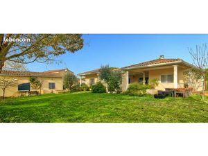 Villa 132 m²  3 chambres  1 bureau  piscine  garage 2 véhicules  studio