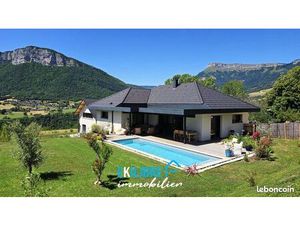 Villa contemporaine avec piscine  15 minutes de Challes-Les-Eaux