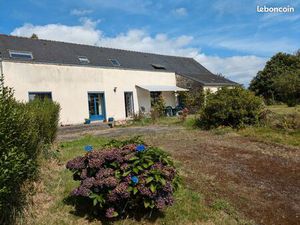 Maison située à PLUMELIAU 56930