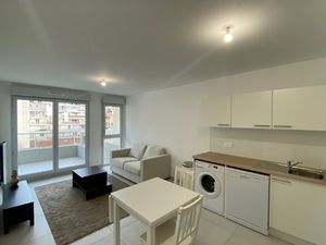 F2 NEUF MEUBLE - TERRASSE - BOX FERME