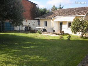 Fermette habitable type 3   dépendance et terrain clos