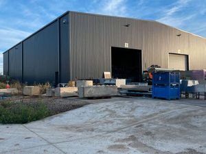 Entrepôt garage atelier stockage