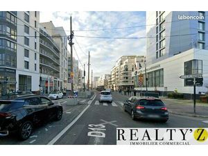 Local commercial 200 m²