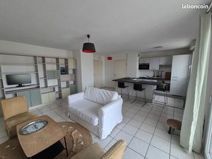 T2 meublé avec parking couvert sécurisé et piscine