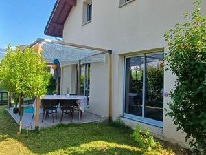 Maison récente lumineuse  jardin et garage