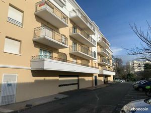 T2 vide de 33 m2 avec balcon Bdx Blvd Godard