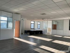 Bureaux 326 m²