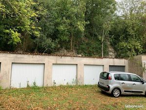 Garage à louer - Ribérac centre-ville
