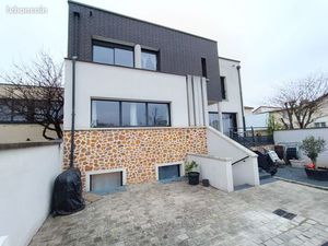 Rare à la location – Maison contemporaine de 150 m² avec double accès indépendant