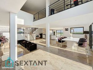 Maison 8 pièces 380 m²