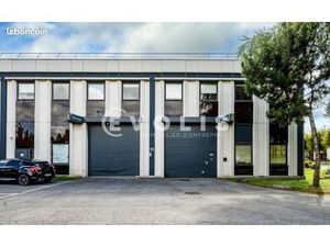 Local d'activité 1 270 m²