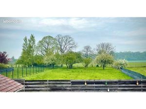 Terrain constructible - 2000 m² viabilisé