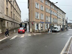 Local commercial 64 m²