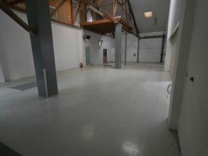 ​Local d'Activité / Entrepôt + Bureaux + Cours/Parking – Voglans (Entre Chambéry et Aix) –