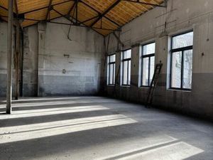 À LOUER – LOCAL COMMERCIAL 250 m²