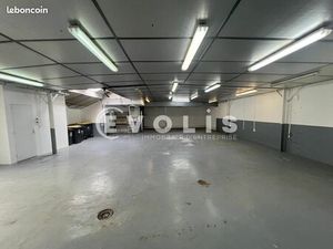 Local d'activité 224 m²