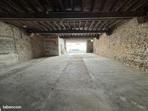 Local 458 m² Vannes