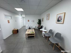 Local 17 m² DEVILLE LES ROUEN