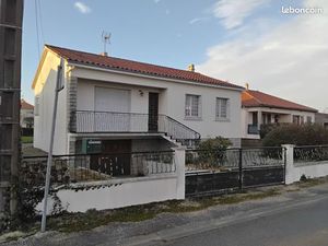 Pavillon St Hilaire des loges 5 pièces avec sous sol