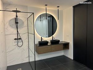 Maison en pierre rénovée avec dépendances