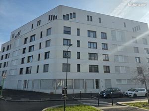 Location 3 pièces 70m2 avec balcon et parking