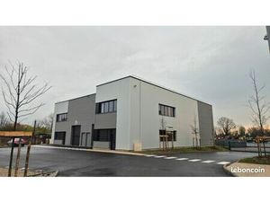 Entrepôt/bâtiment industriel neuf à louer à 2 mins de l'A7