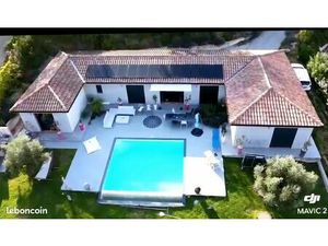 Villa contemporaine avec vue à 30mn de Montpellier