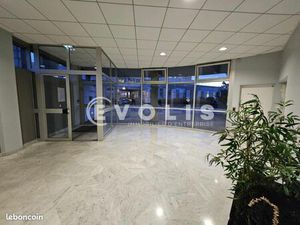 Bureaux 3 004 m²
