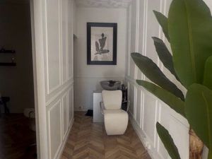 Local Commercial Droit Entrée 15k