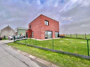 Te huur recente open bebouwing met 3 slaapkamers en tuin ...