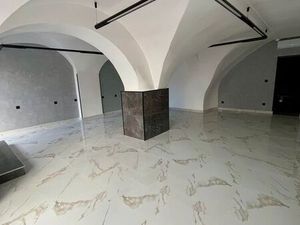 Local commercial 95 m² climatisé avec vitrine – Coeur de Privas