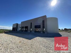 Local industriel 757 m²