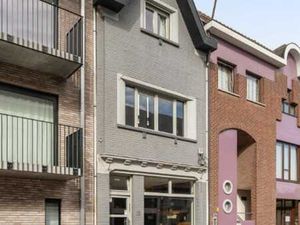 Woning met handelsruimte/bureel