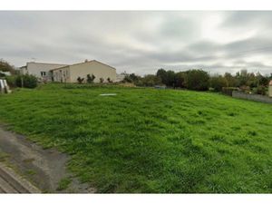 Vente terrain 1317 m² à Chaillé-les-Marais (85450)  29 900 €