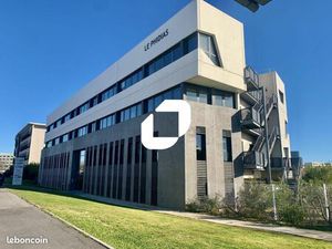 Bureaux 731 m²