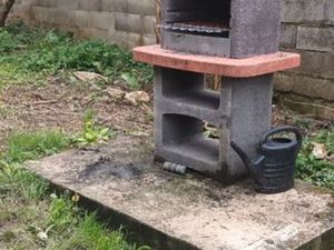 Maison à Fosses divisée en deux appartements individuels