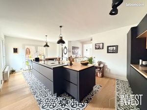 Maison 7 pièces 247 m²