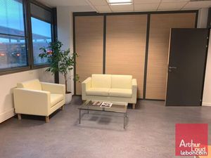 Bureau 491 m²