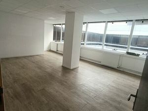 Bureau de 34m² à louer – Cergy Préfecture   avec place de parking