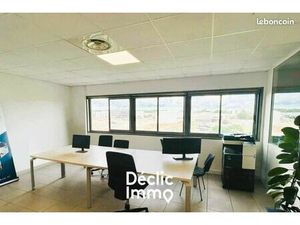 Bureaux 75 m²