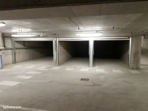 Grand Box de 37m2 au sous-sol d’une résidence sécurisée