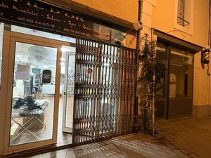 Vends commerce prêt à travailler avec stock