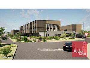 Local industriel 5 033 m²