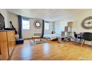 Studio 1 pièce 27 m²