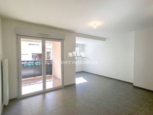 SAINT LAURENT DU VAR GRAND STUDIO