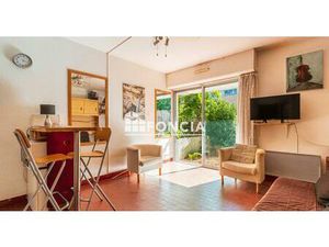 STUDIO REZ DE JARDIN + STATIONNEMENT PRIVATIF + CAVE