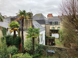 RARE   PLEIN CENTRE D'AURAY   MAISON DE VILLE RENOVEE DE 100 M²