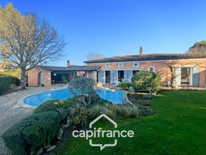 GOLF DE PONT ROYAL  Villa de plain pied de 127 m² climatisée sur un terrain de 995 m²  bor