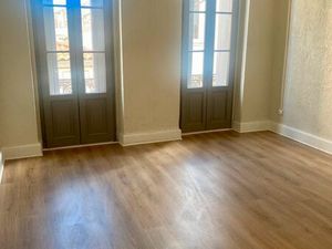 Immeuble rénové 5 Apparts + Local commercial